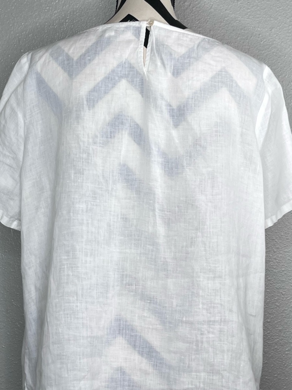 Eileen Fisher Sz M 100% Linen Lightweight Breathable Minimalist Short-Sleeve Top - Picture 5 of 10